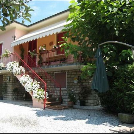 Casa Mary Vila Lucca Exterior foto
